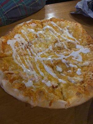 Buffalo chicken pizza without blue cheese crumbles