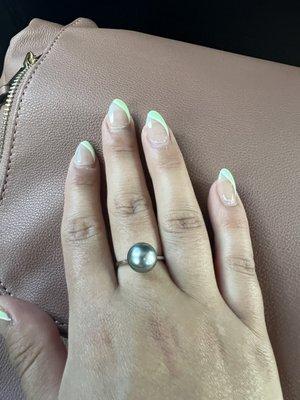 Black Tahitian pearl ring, I love this color