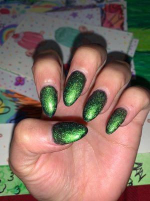 Gel nails - Almond shape / metallic green (after 1 week)