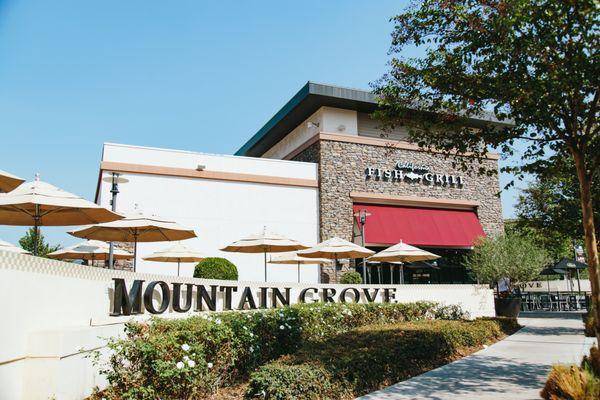 The Mountain Grove shopping center is connected to the Citrus Plaza shopping center for a convenient one-stop shopping experience.