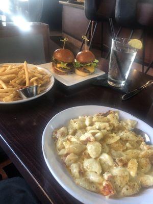 Sliders and Lobster Mac n Cheese!