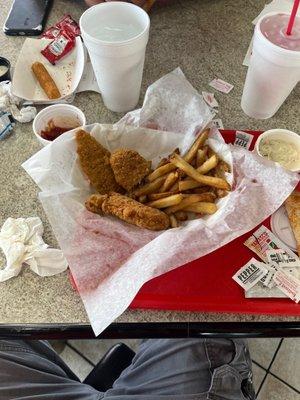 Chicken tenders are fresh and very Tasty here Friendly staff homemade burgers enjoy!