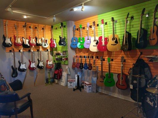 Guitars & Ukuleles