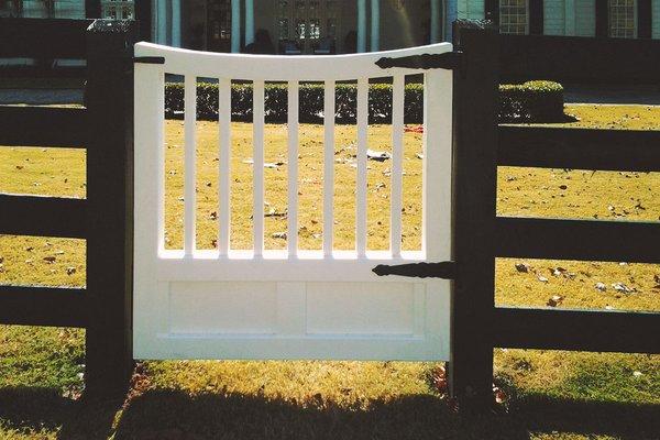 gate, pvc reverse scallop