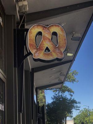 Pretzel sign