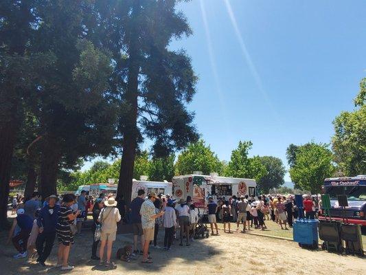 Food truck lines