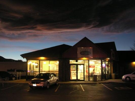 Snarf's on Arapahoe at night