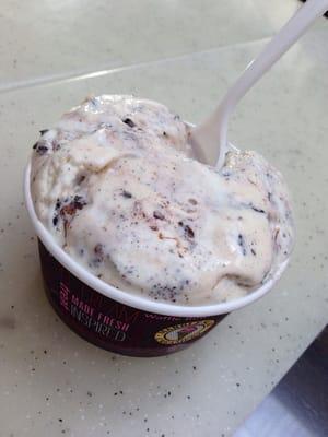 Chocolate chip cookie dough yo-yo