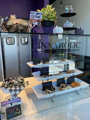 Cinnaholic display