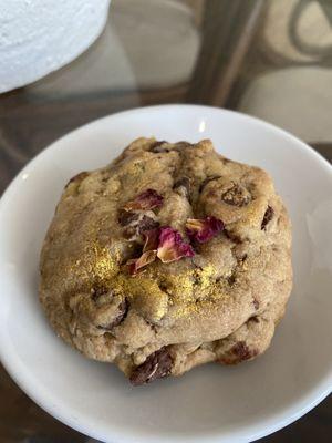 Rose Gold Chocolate Chip Cookie