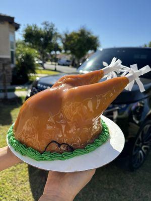 Cookies & Cream Turkey Cake - Happy Thanksgiving!