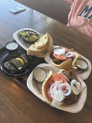 Gyros, Dolmades (3), hummus