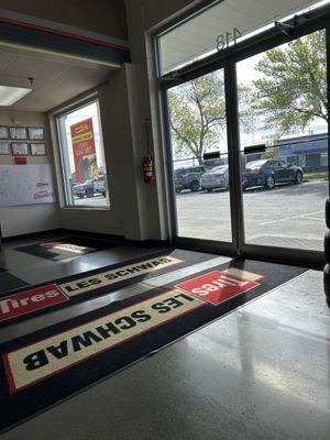 Les Schwab Tire Center