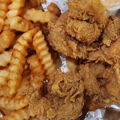 What I ordered- Fried shrimp basket with fries and garlic toast