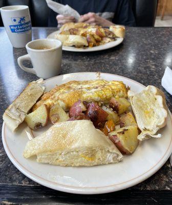 Omelette Ground Beef and Cheese