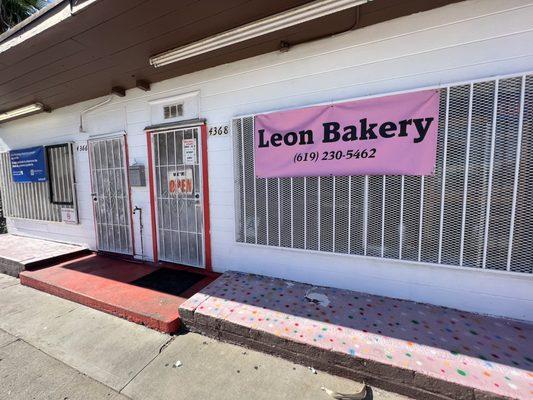 Leon Bakery