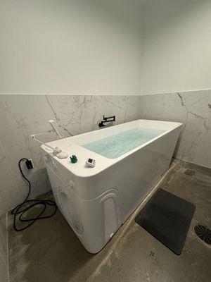 Cold plunge tub