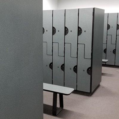 Plenty of lockers for free day use and others available for ongoing rental.