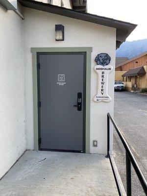 Side door to access Doghaus