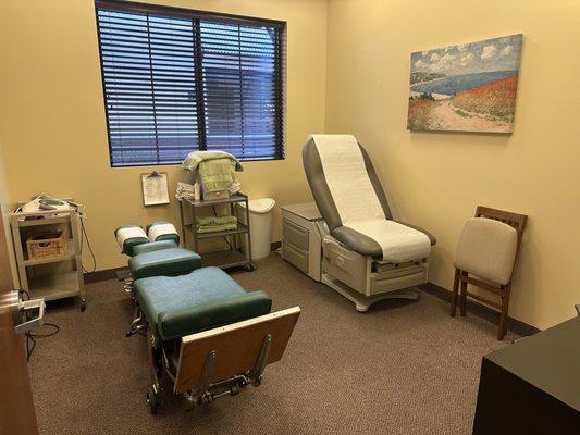 Examination room at Andreasen Chiropractic