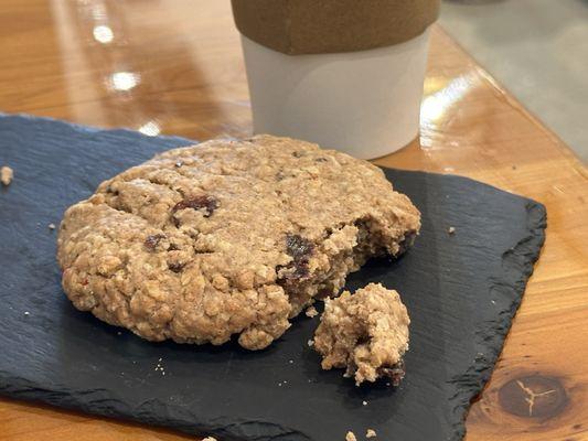 Oatmeal Raisin Cookie: chunky!