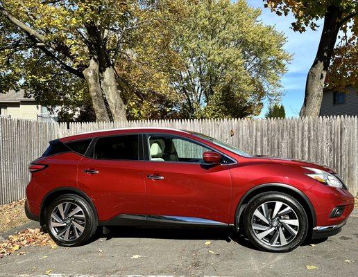 My 2015 Nissan Murano Platinum .   Look at that shine!  I highly recommend Castro Oasis to keep your vehicles sparkly!