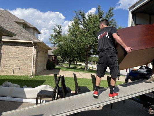 Round Rock movers you can trust! 
Book today: https://www.moversinroundrock.com