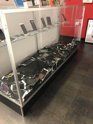 Cellspot cell phone repair graveyard with all broken cell phone