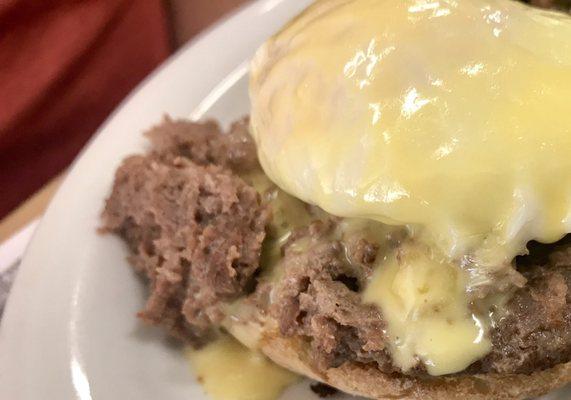 Steak benedict