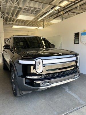 RIVIAN R1s full ceramic tint