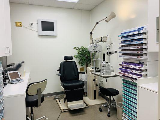 State of the art exam lane equipped with the Marco TRS-5100 refraction system ensures highly accurate prescriptions.