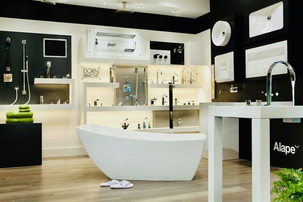 Bathtub - Snyder Diamond Santa Monica Showroom