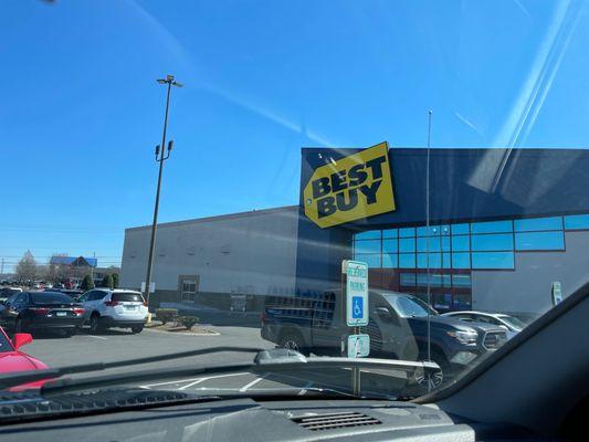 Best Buy store front