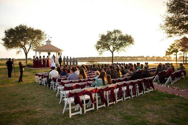 outdoor winter wedding overlooking the lake