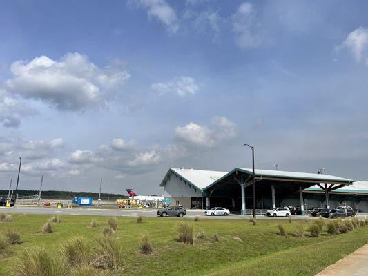 Northwest Florida Beaches International Airport (ECP)