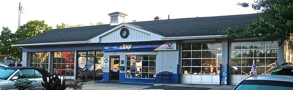 This is the front of Valvoline Express Care in Falls Church Virginia