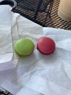 Strawberry and pistachio macaroons