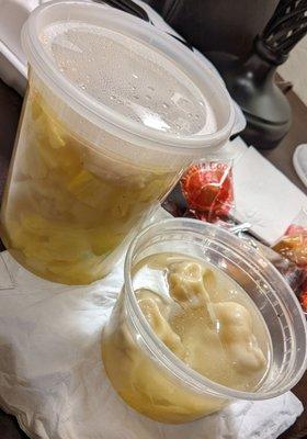 Wonton soup (Large - that's both containers)