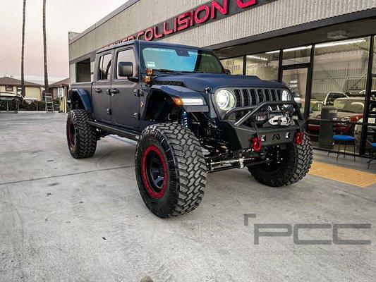 Custom Jeep Gladiator ready for our client! We provide full Kevlar paint jobs on any Jeep or off-road vehicle !