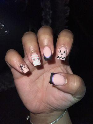 spoopy nails