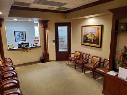 Camarillo Office - 400 Camarillo Ranch Rd. Suite 205 - Main waiting room. Schedule your cardiology consultation now!