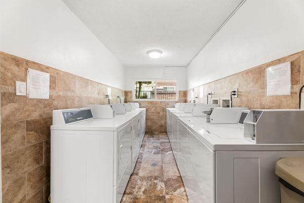 Laundry room with ample machines