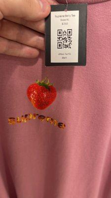 Supreme Berry Tee Rose XL ($250)