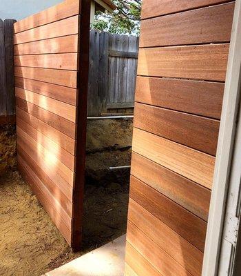 Mangaris Hardwood Fence - Ora Jana Studios