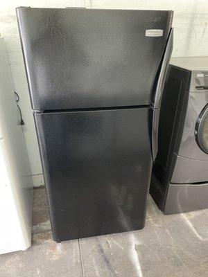 Frigidaire top and bottom refrigerator