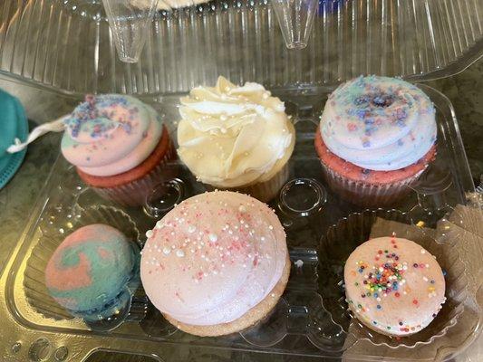 Top: 2 Cotton Candy, 1 Vanilla w/ Strawberry Bottom: Cotton Candy, Pink Champagne, Birthday Cake