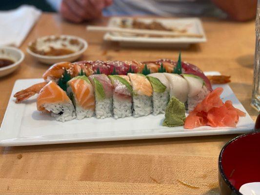 Rainbow roll and pacific roll