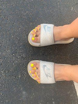 Pedi - yellow