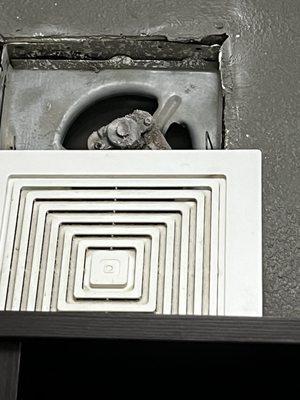 Bathroom vent