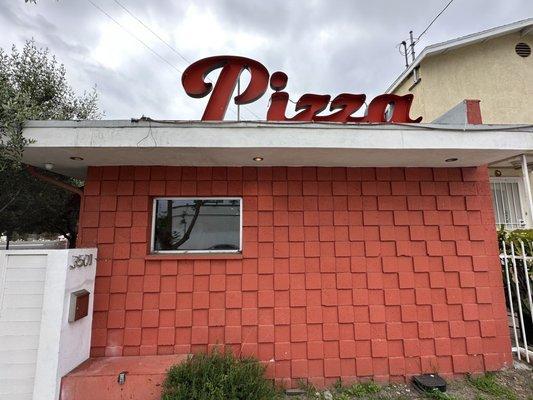 Great NYC pizza...just like home!